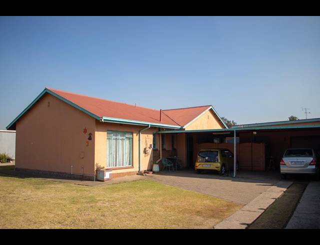 3 BEDROOM HOUSE FOR SALE IN VANDERBIJLPARK CE 4